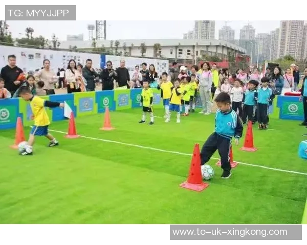 小学生足球训练方法与技巧提升全面指南助力孩子快乐成长